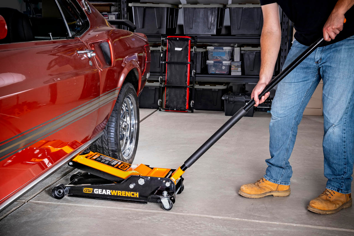 3.5 Ton Low Profile Floor Jack Z978983
